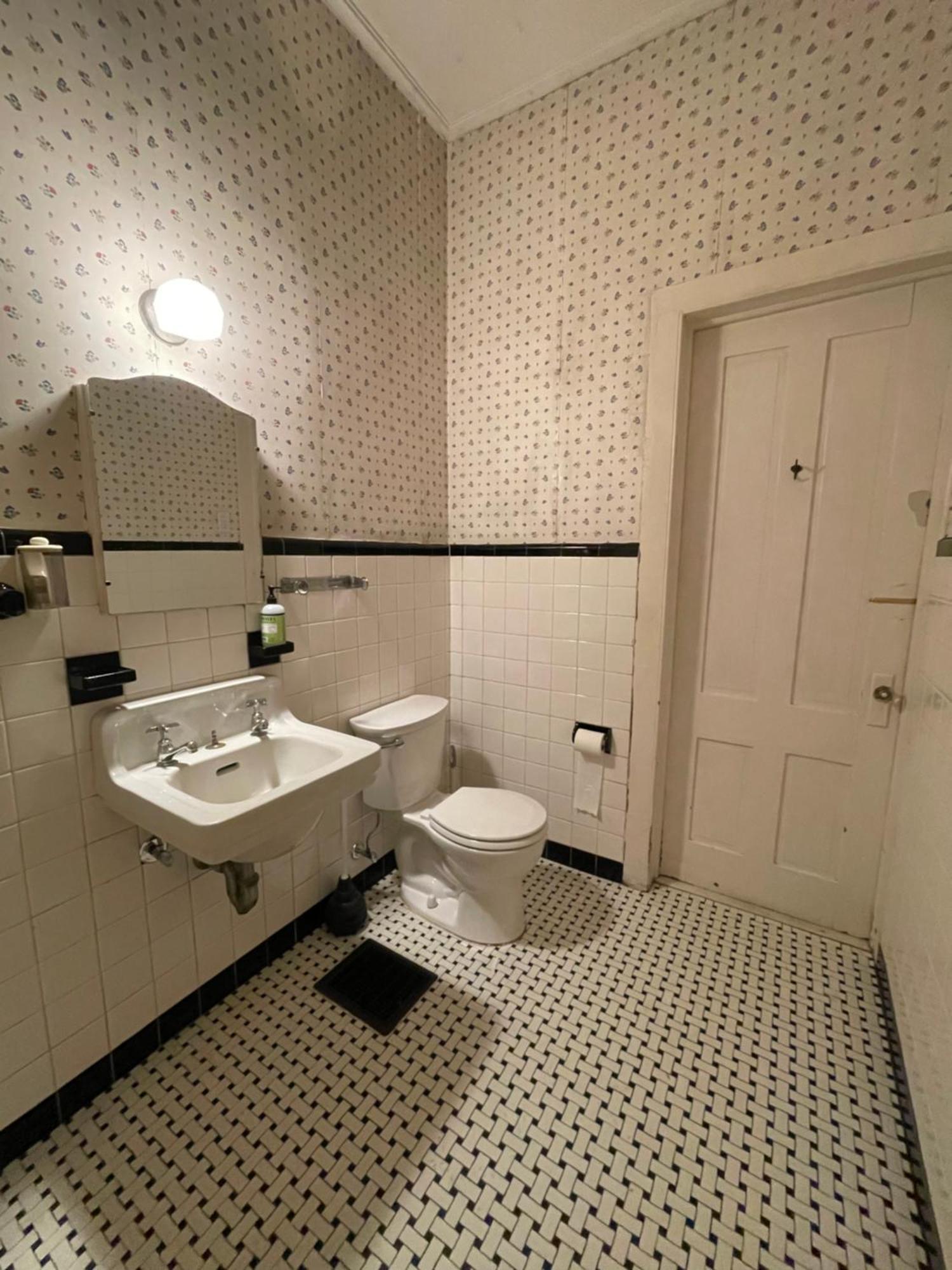 The White House Hotel Плейнфийлд Екстериор снимка
