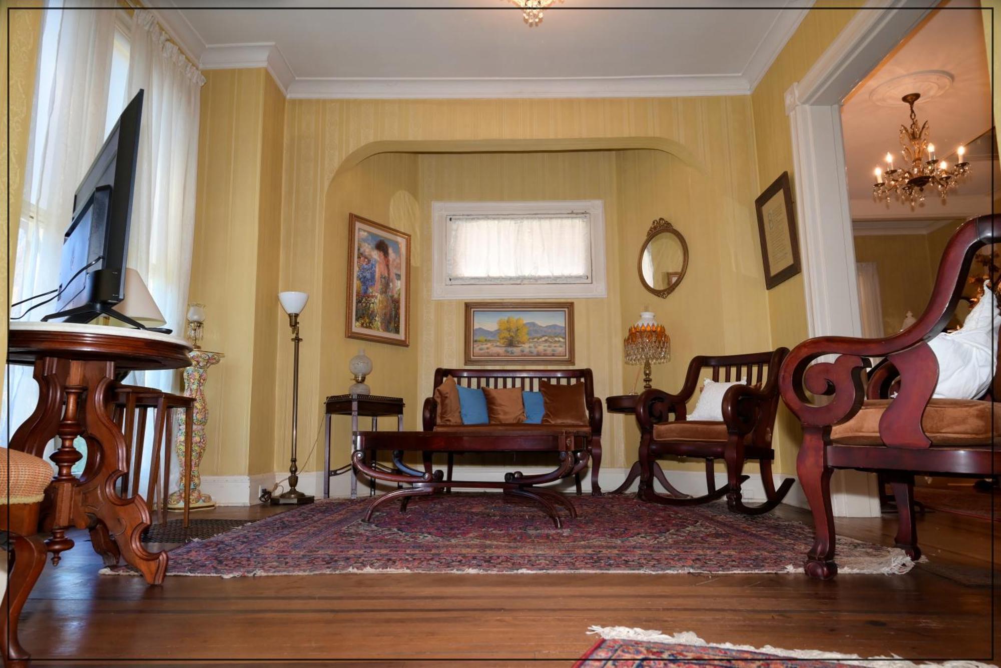 The White House Hotel Плейнфийлд Екстериор снимка
